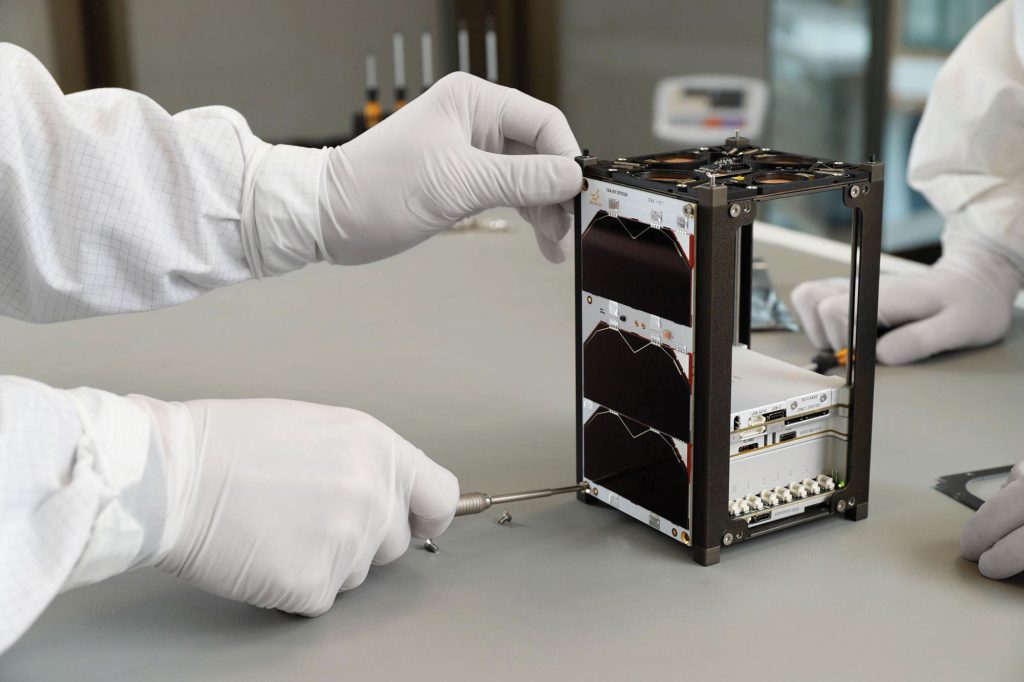 1-5u-cubesat-structure-endurosat-2022