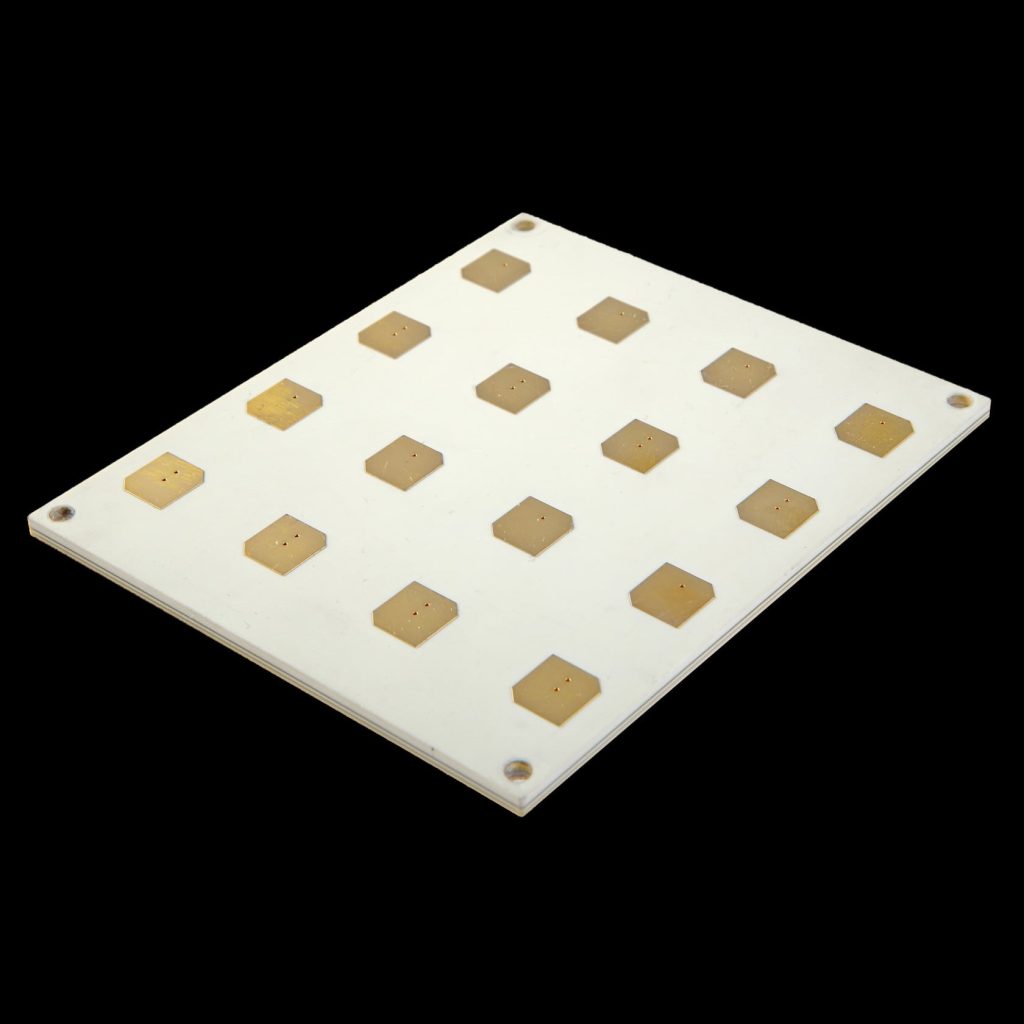 cuebsat-antennas-x-band-4x4-gallery