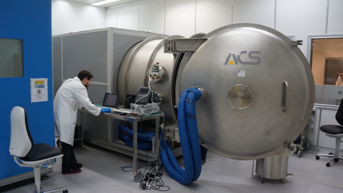 endurosat-space-qualification-cira-2019-thermal-vacuum-test