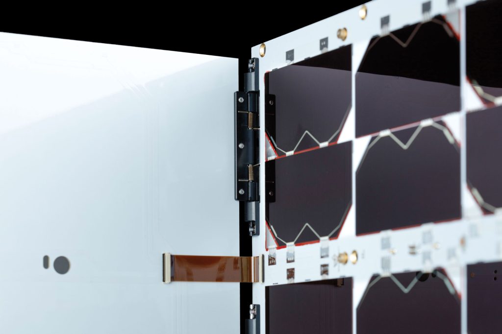 6U-Deployable-Solar-Array-cubesat-endurosat-22