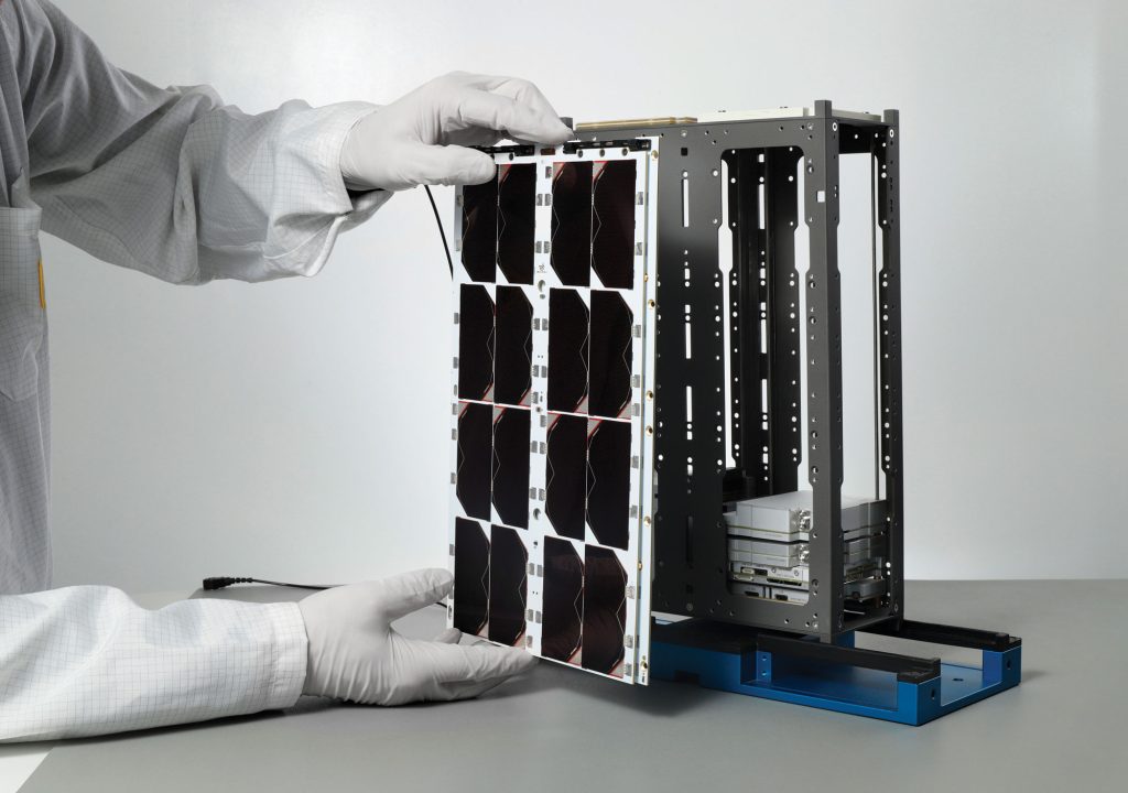 6U-cubesat-Solar-Pannel-endurosat-22