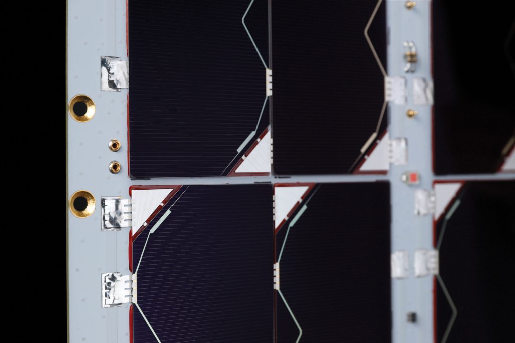 6U-cubesat-Solar-Pannel-endurosat-22