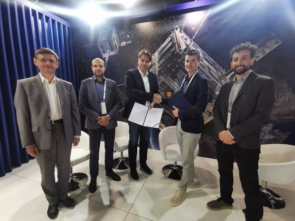 endurosat-ceo-creotech-ceo-iac-2021-dubai-agreement