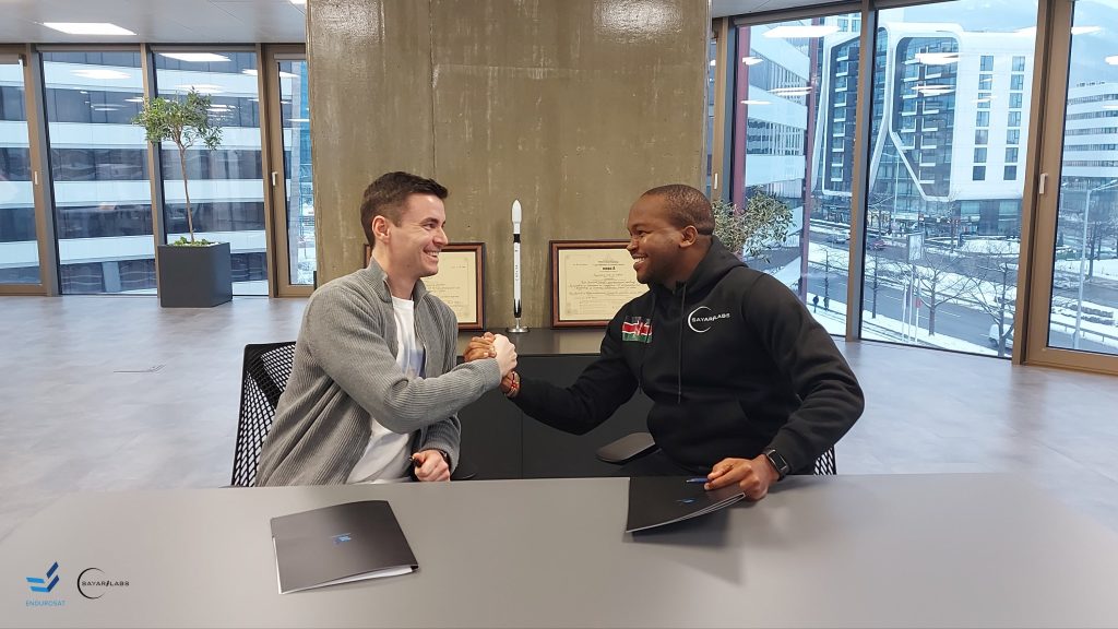 endurosat-ceo-raycho-raychev-and-sayarilabs-ceo-aaron-nzau-mou-sign