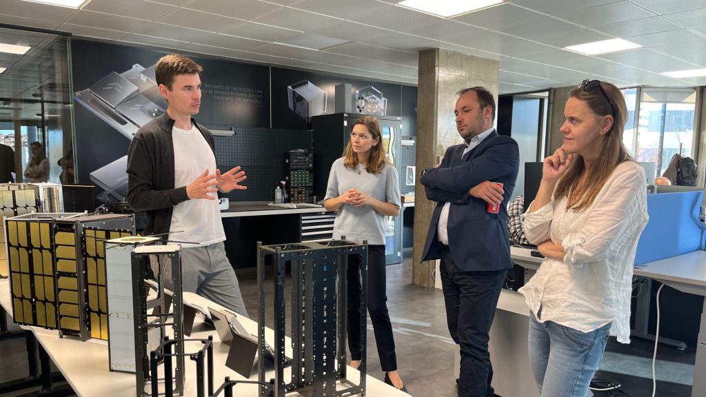 delegation of EIB-at-endurosat-hq