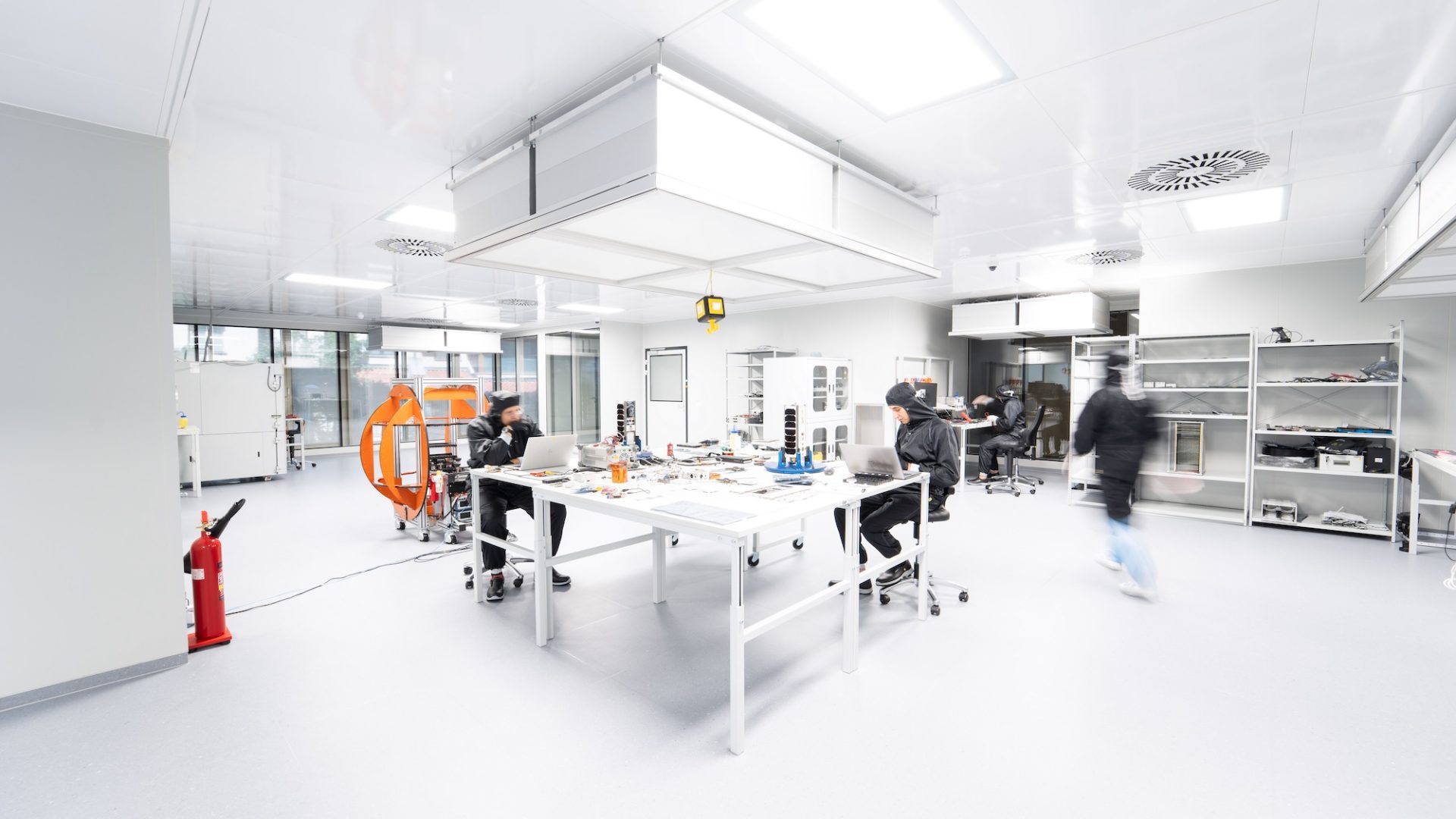 endurosat clean room 1