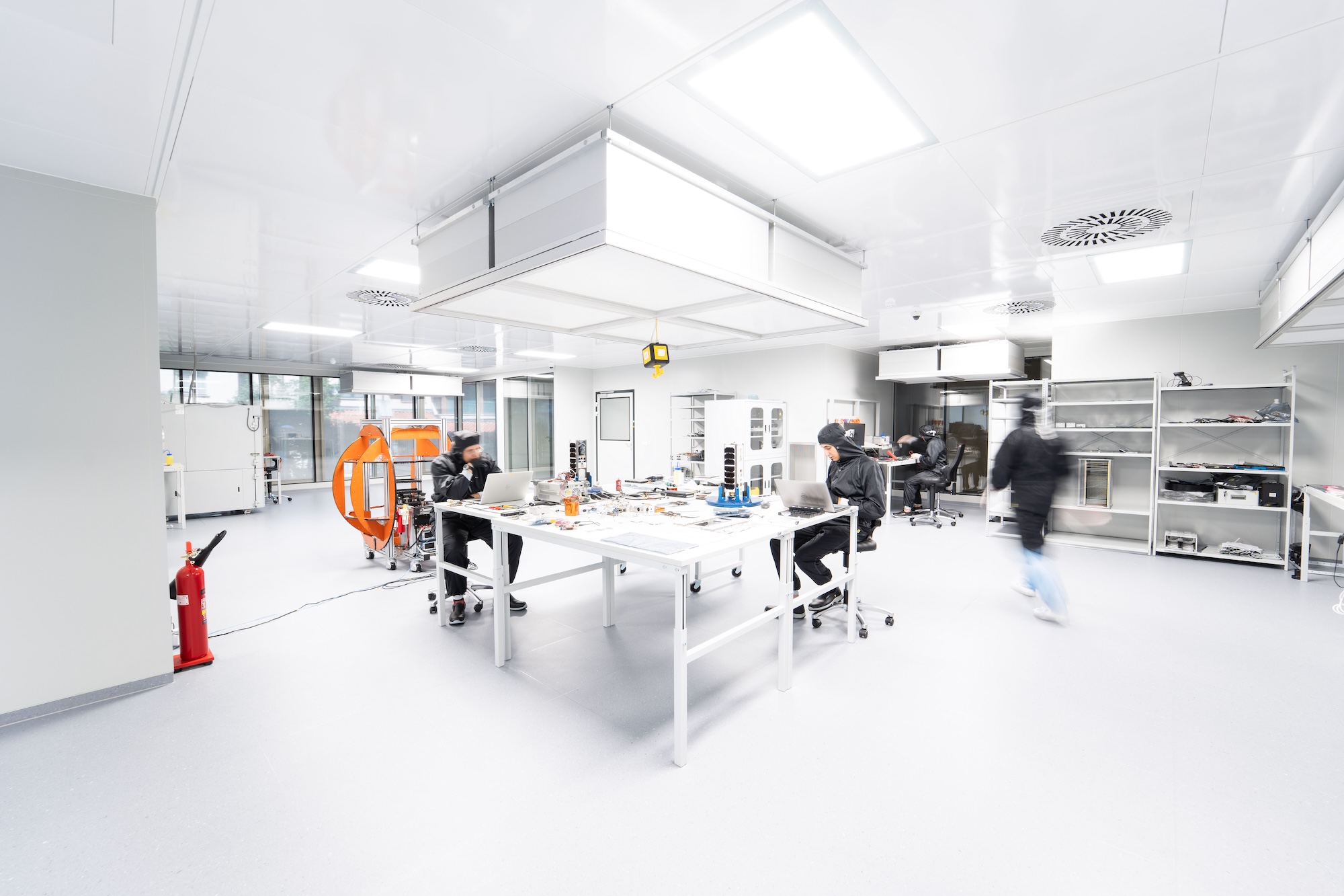 endurosat clean room 1
