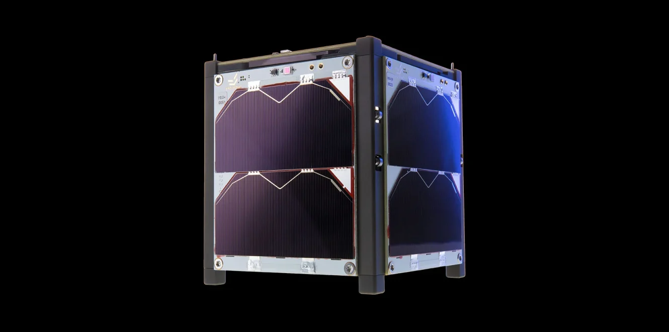 Three quarters side view of the EnduroSat 1U CubeSat satellite bus, showing the 1U Solar Panel X/Y mounted on the sides of the nanosatellite.