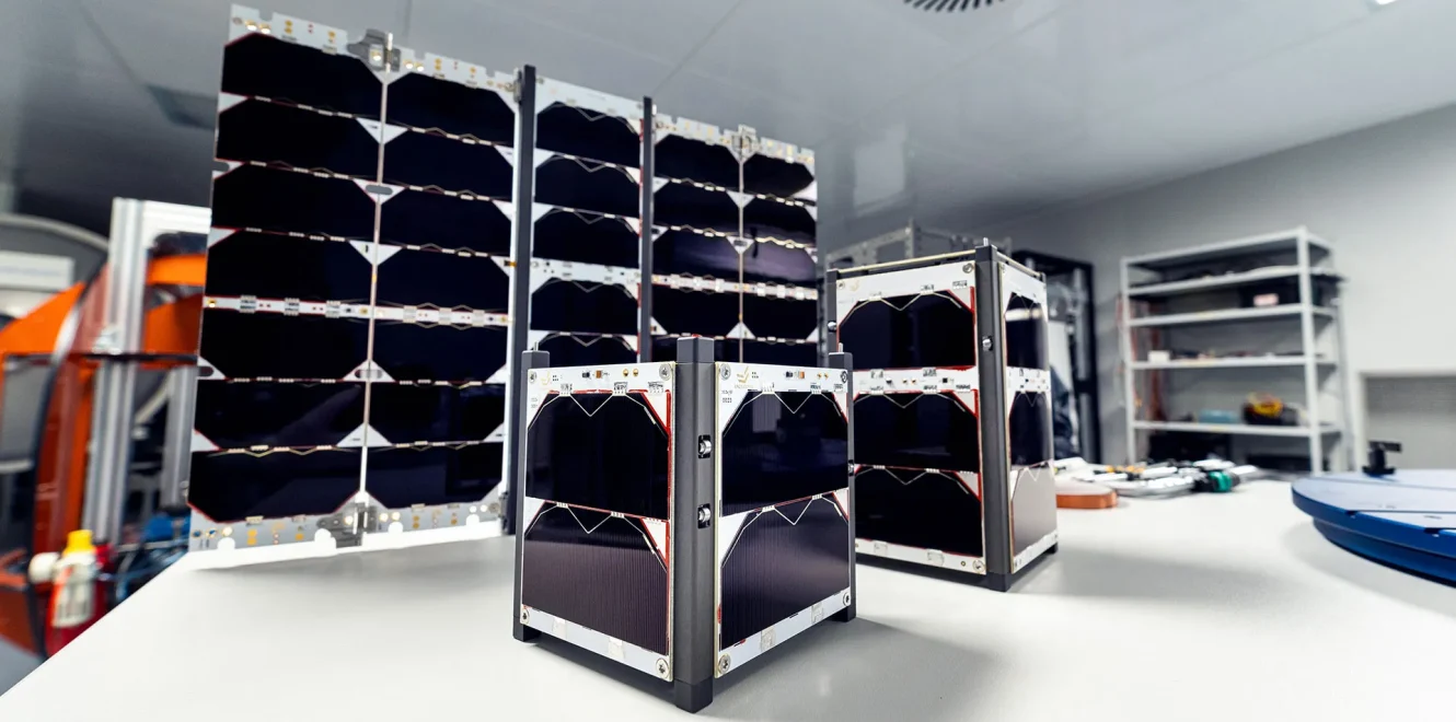 A wide shot of EnduroSat's 1U and 3U nanosatellites and CubeSat Deployable Solar Panels.